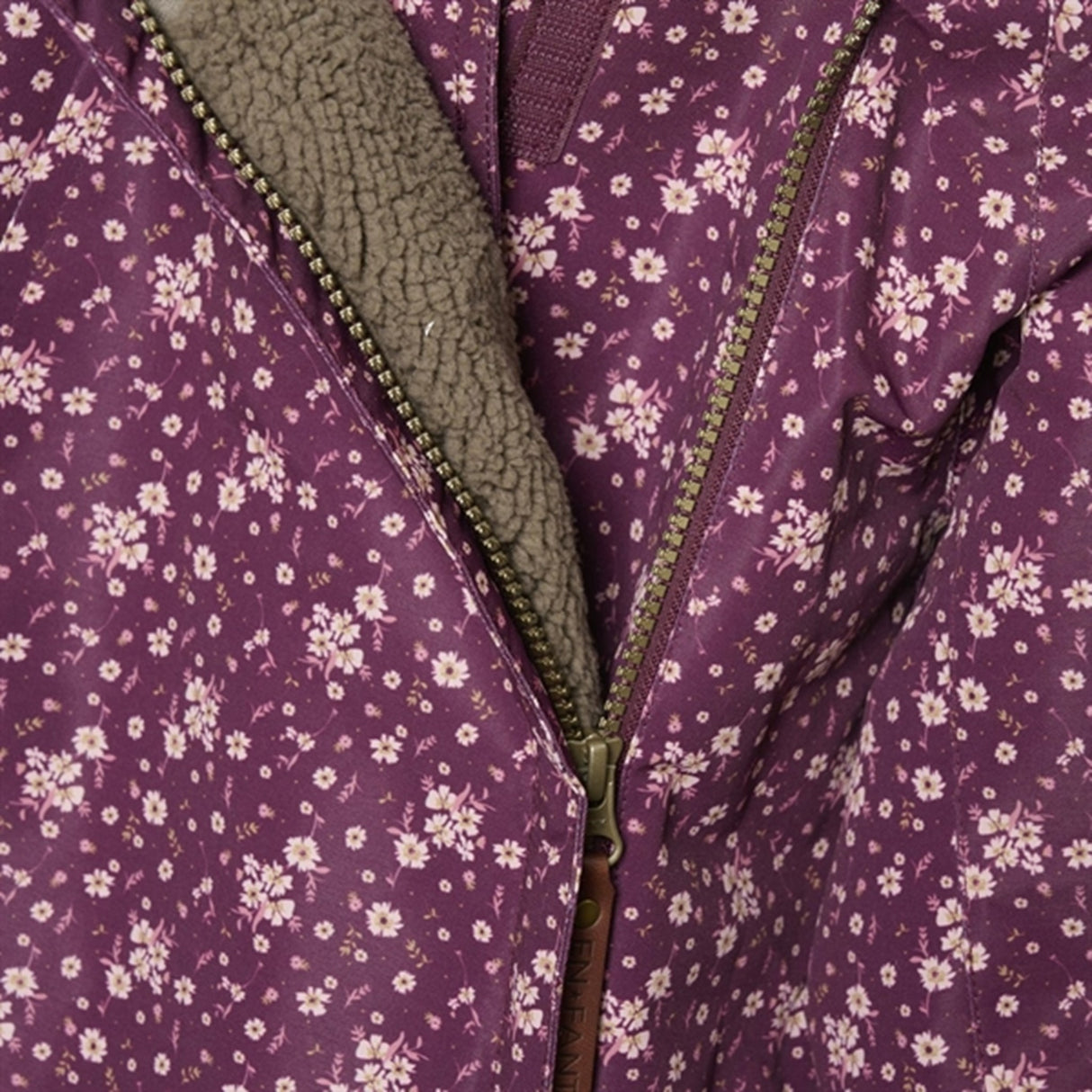 En Fant Jacka AOP Bebis Fig