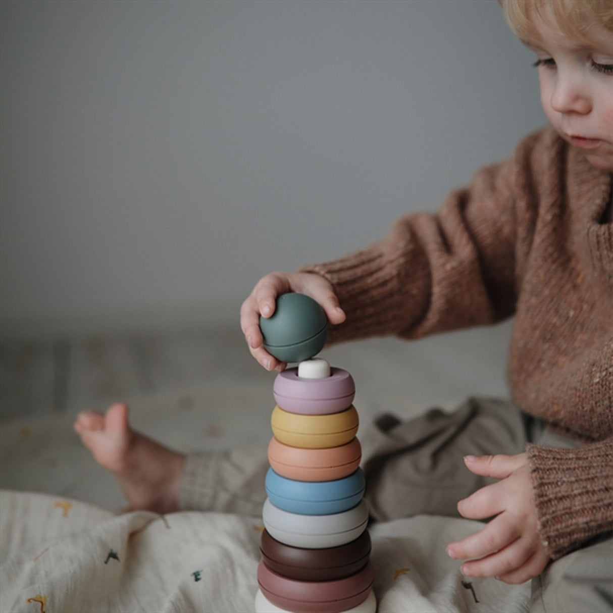 Mushie Stacktorn Rustic