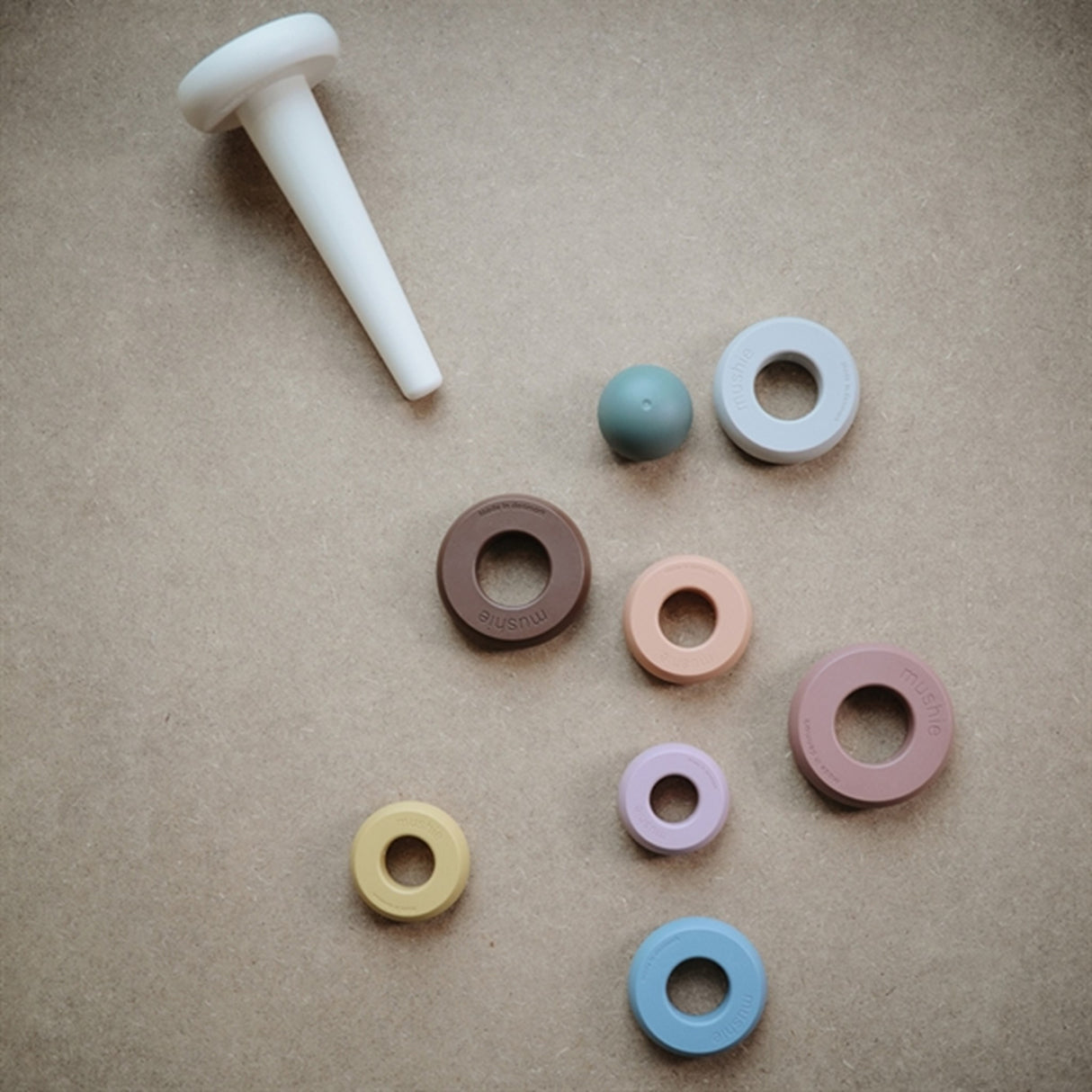 Mushie Stacktorn Rustic