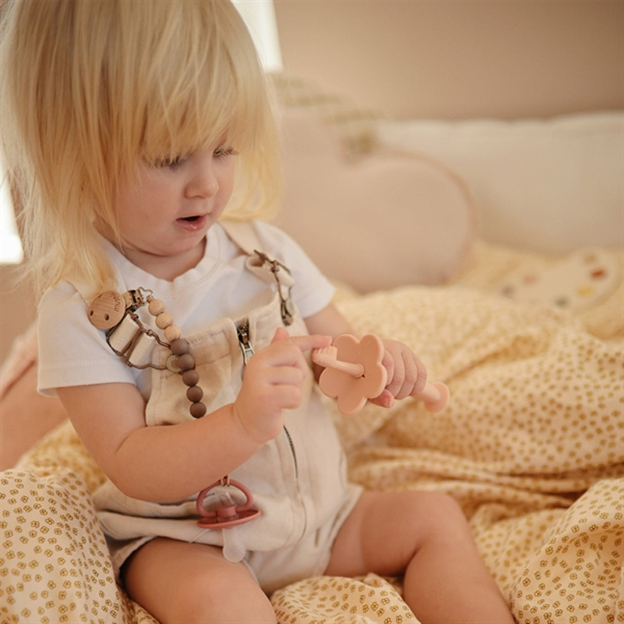 Mushie Tandborste Flower Blush