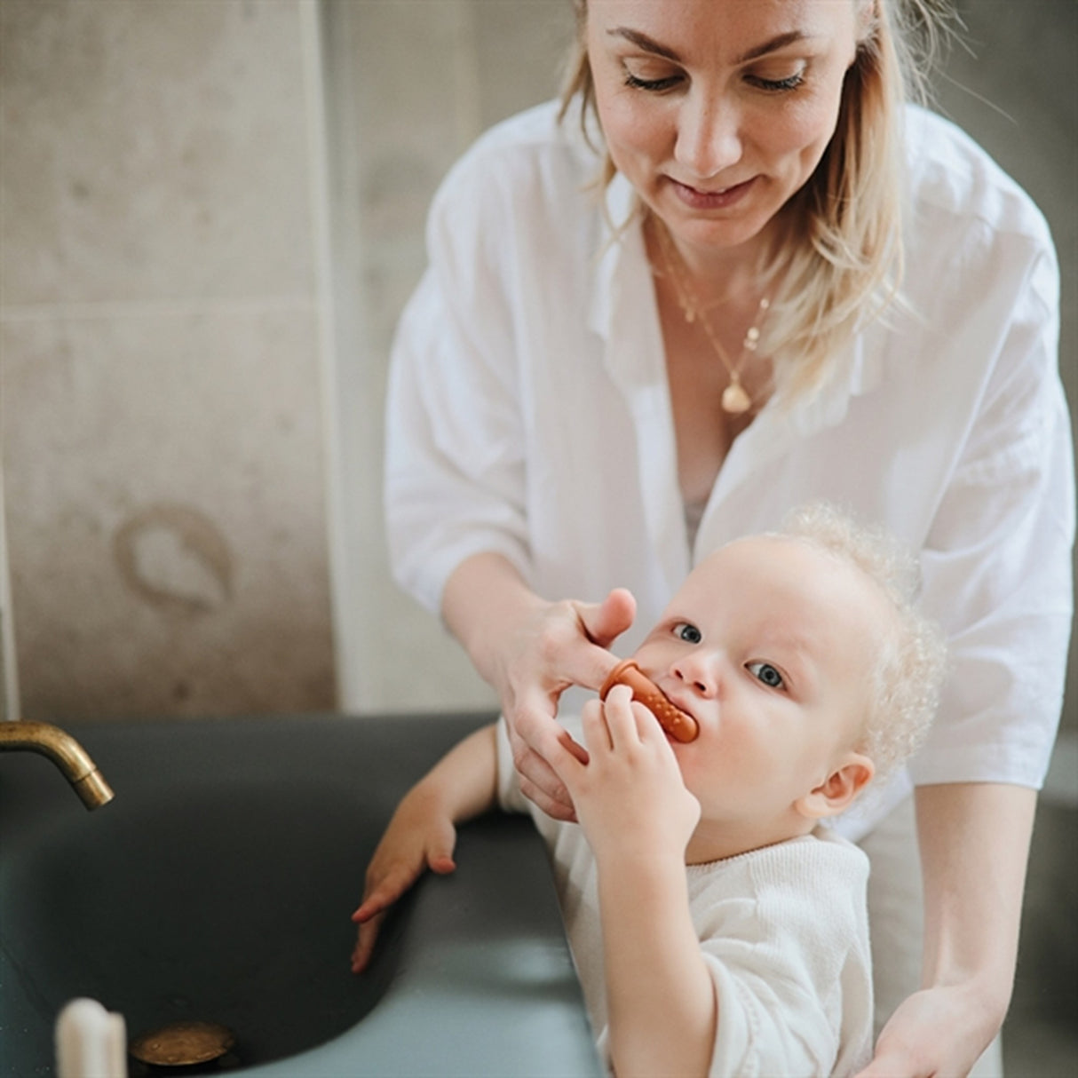 Mushie Finger Tandborste 2-pack Clay/Shifting Sand