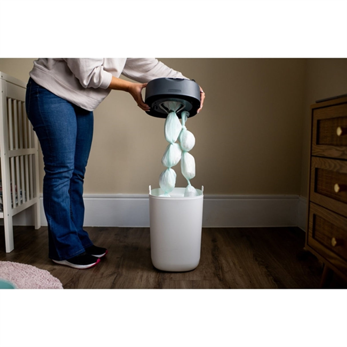 Tommee Tippee Twist and Click Blöjhink + 6-Pack Refill White