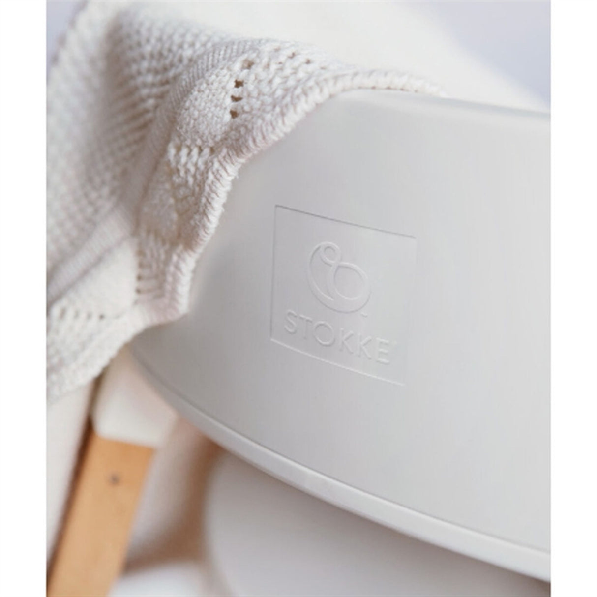 Stokke® Steps™ Chair White Natural inkl. Bouncer i White Deep Grey 3