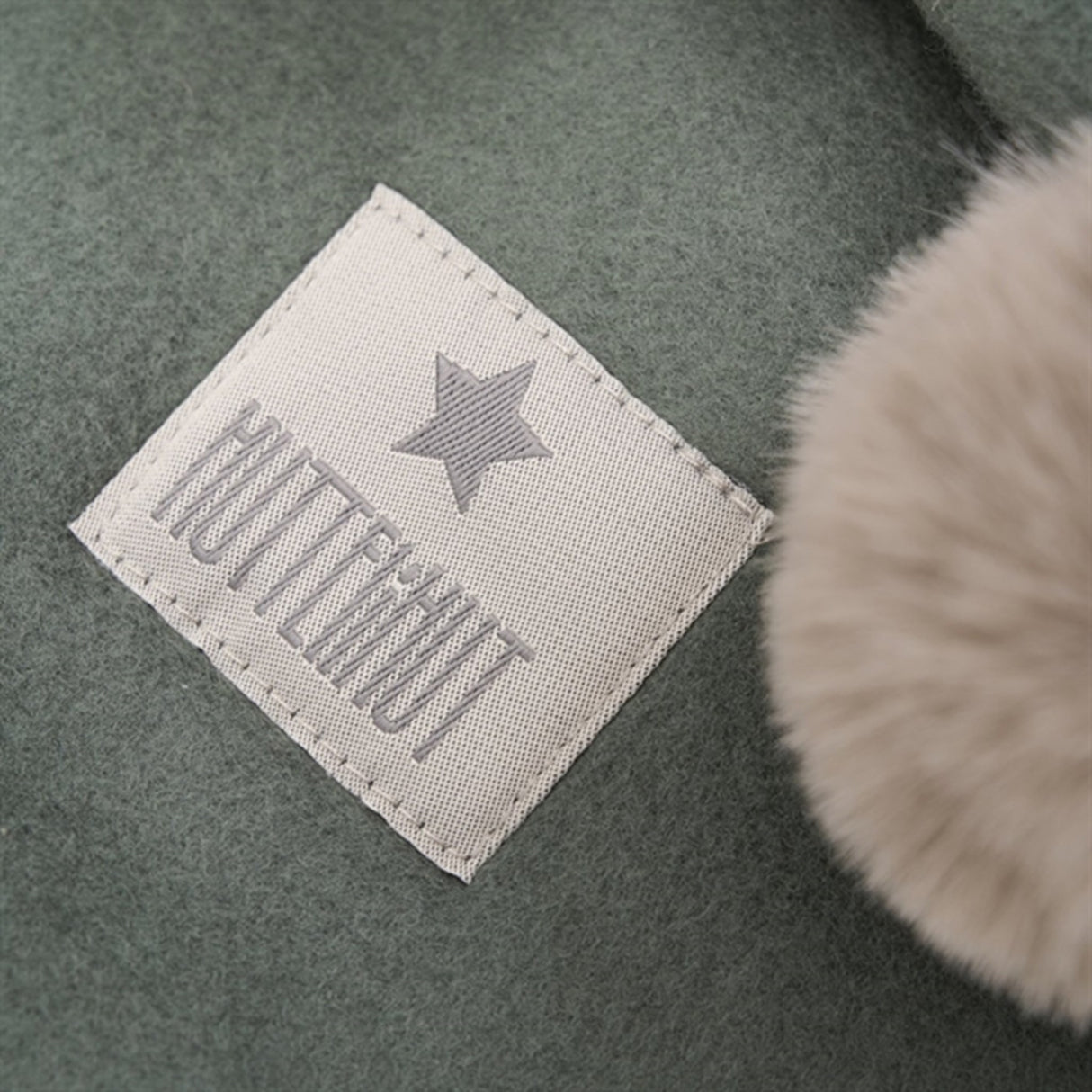 Huttelihut X Luksusbaby Bomull Fleece Elefanthatt Climbing Ivy