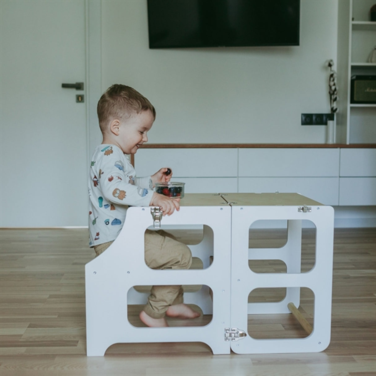 Duck Woodworks Foldable Kitchen Tower w. Slide White 2