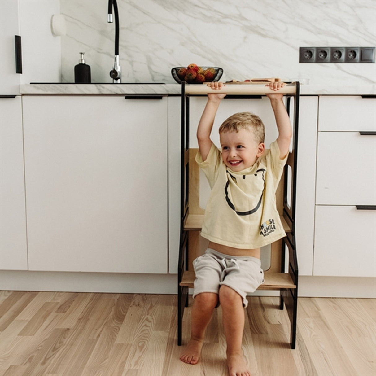 Duck Woodworks Adjustable Kitchen Tower Black 4