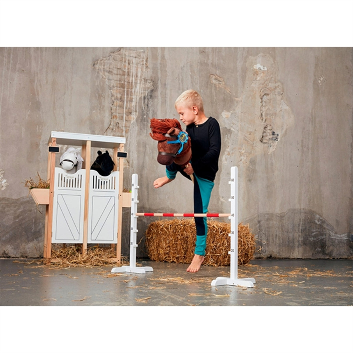 by Astrup Galen Häst Spring