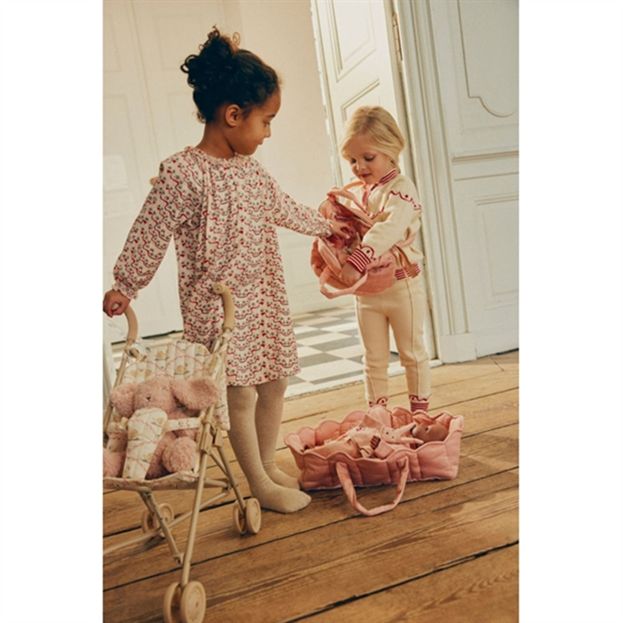 Konges Sløjd Docka Sittvagnar Swan