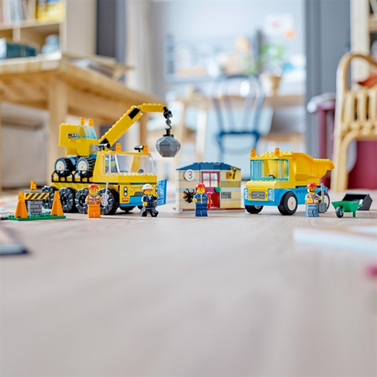 LEGO® City Byggfordon och Kran med Rivningskula