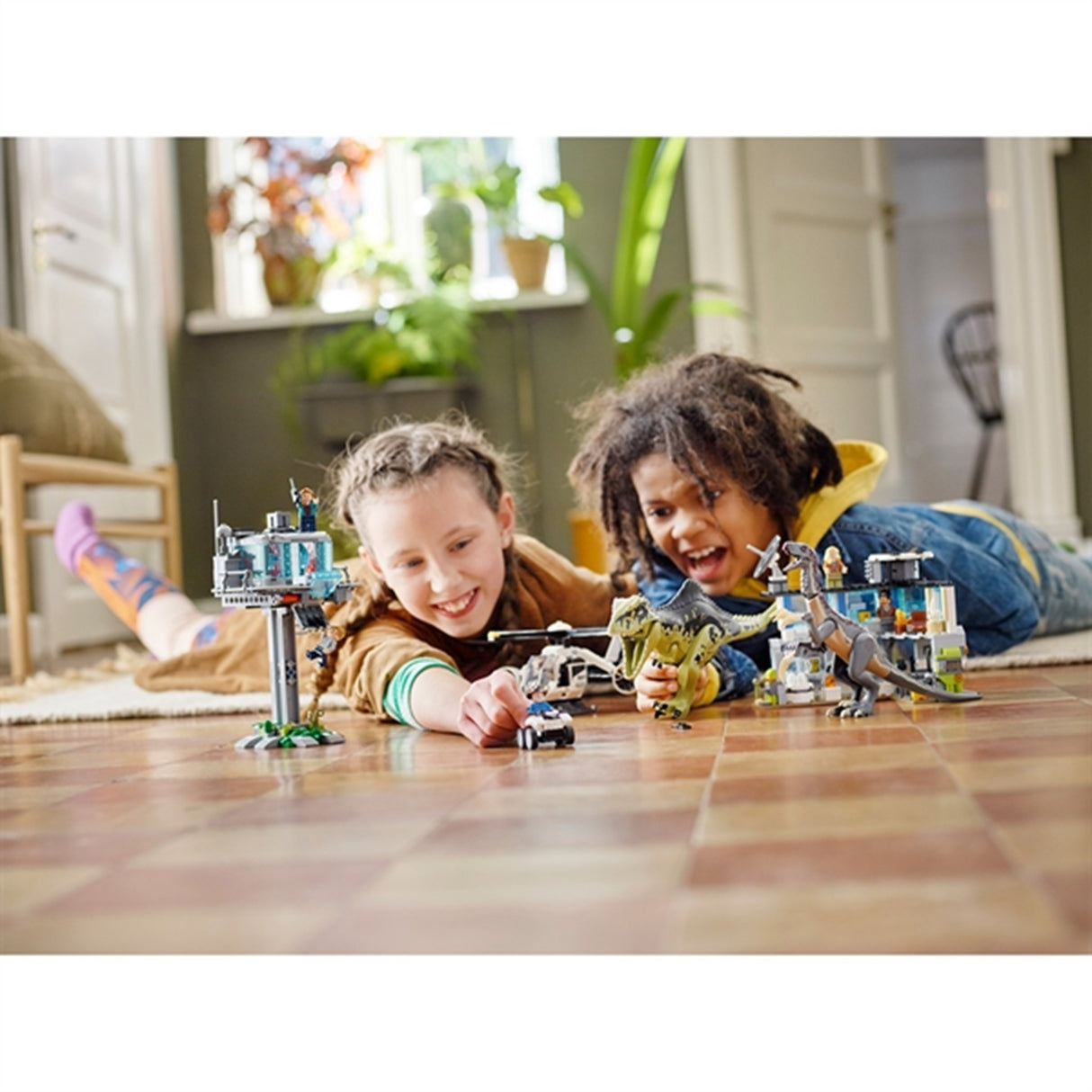 LEGO® Jurassic World™ Giganotosaurus & Therizinosaurus – Attack