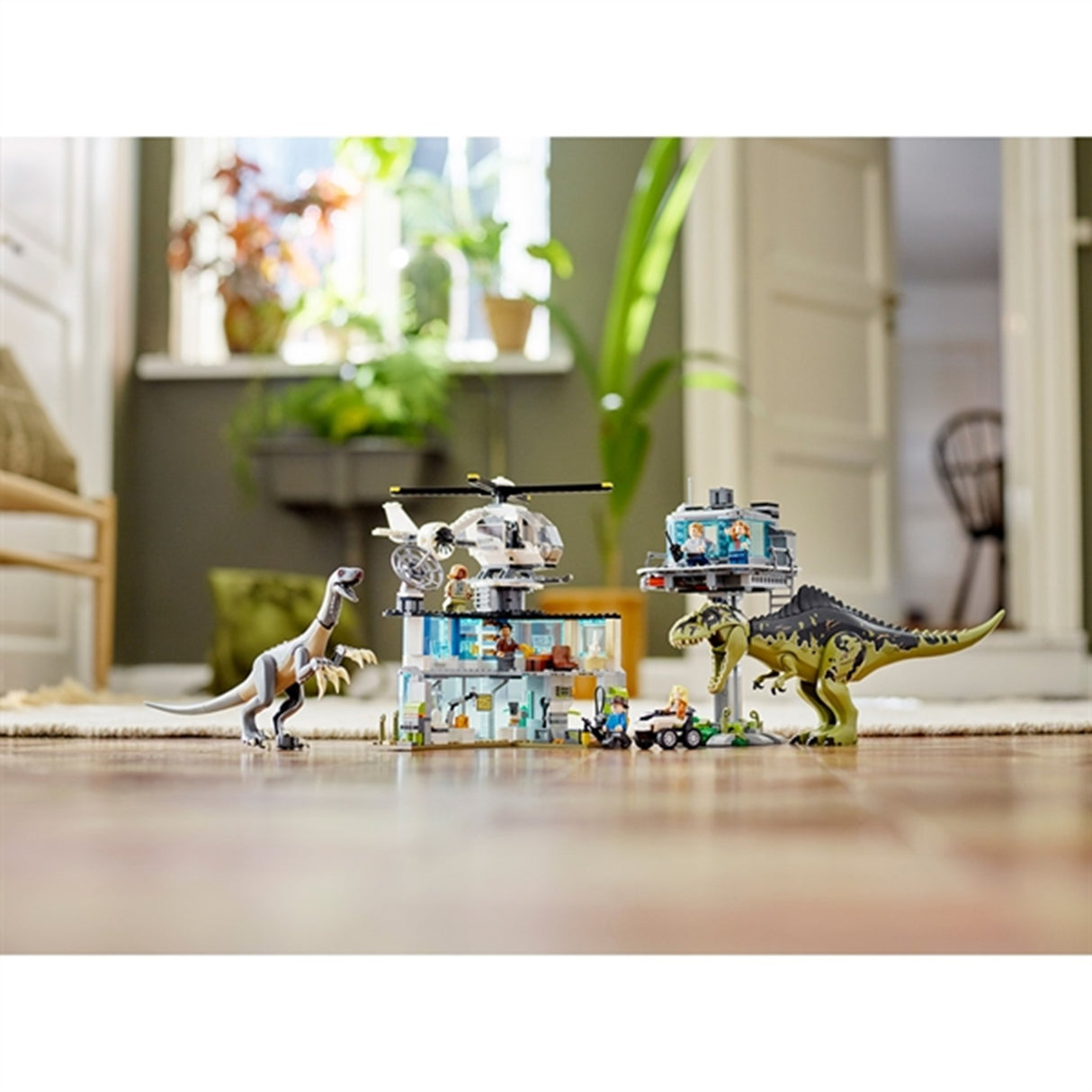 LEGO® Jurassic World™ Giganotosaurus & Therizinosaurus – Attack