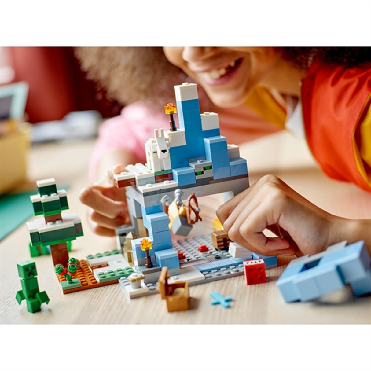 LEGO® Minecraft® De Frostiga Bergen
