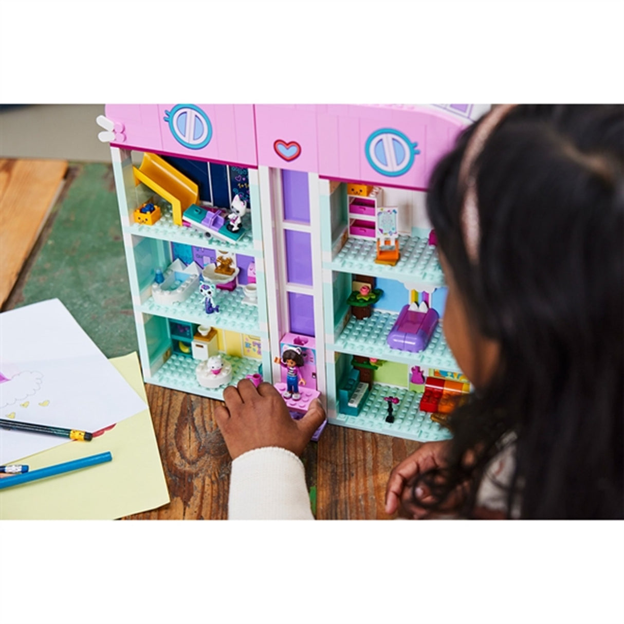 LEGO® Gabby's Dollhouse Gabbys Dockskåp