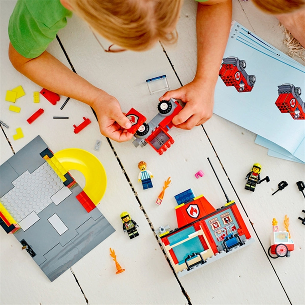 LEGO® City Brandstation och Brandbil