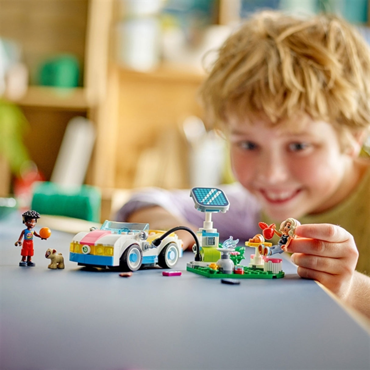 LEGO® Friends Elbil och Laddstation
