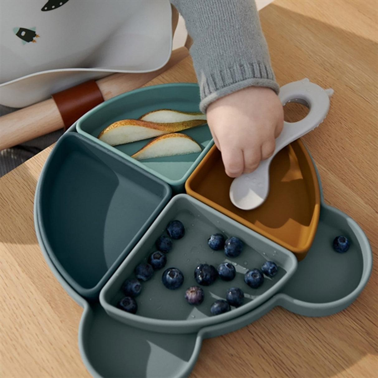 Liewood Arne Silikon Opdelt Tallrik Mr Bear Blue Fog Multi Mix