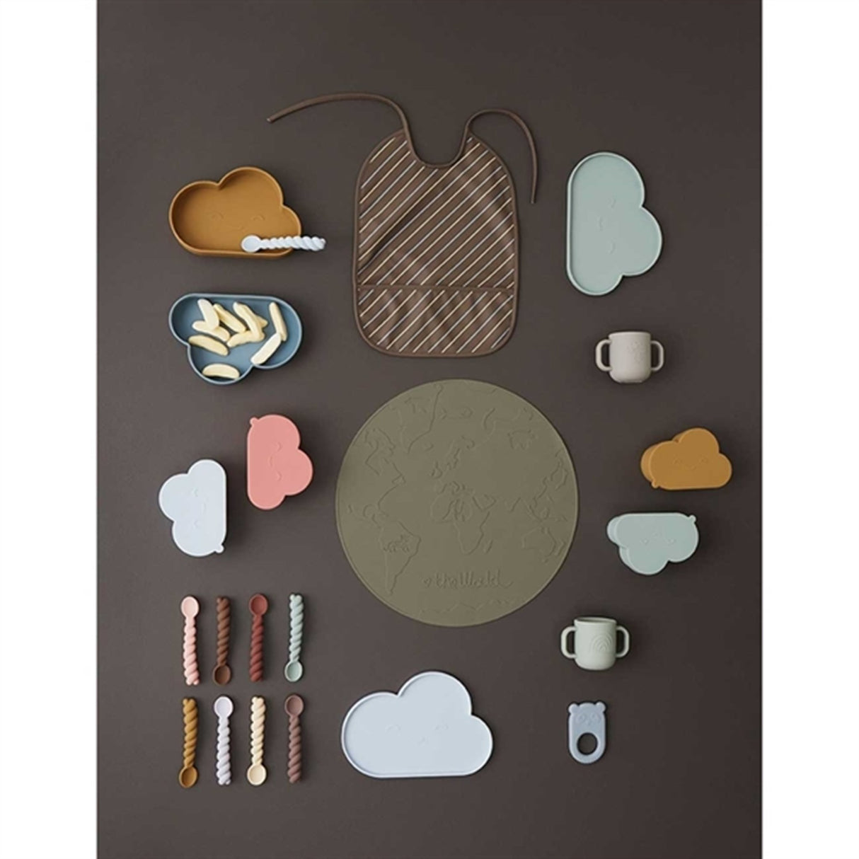 OYOY Dækkeserviet The World Olive