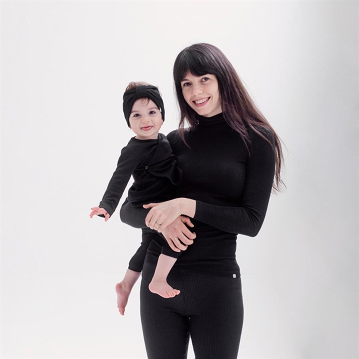 Minimalisma Ull Arona Byxor Black 2