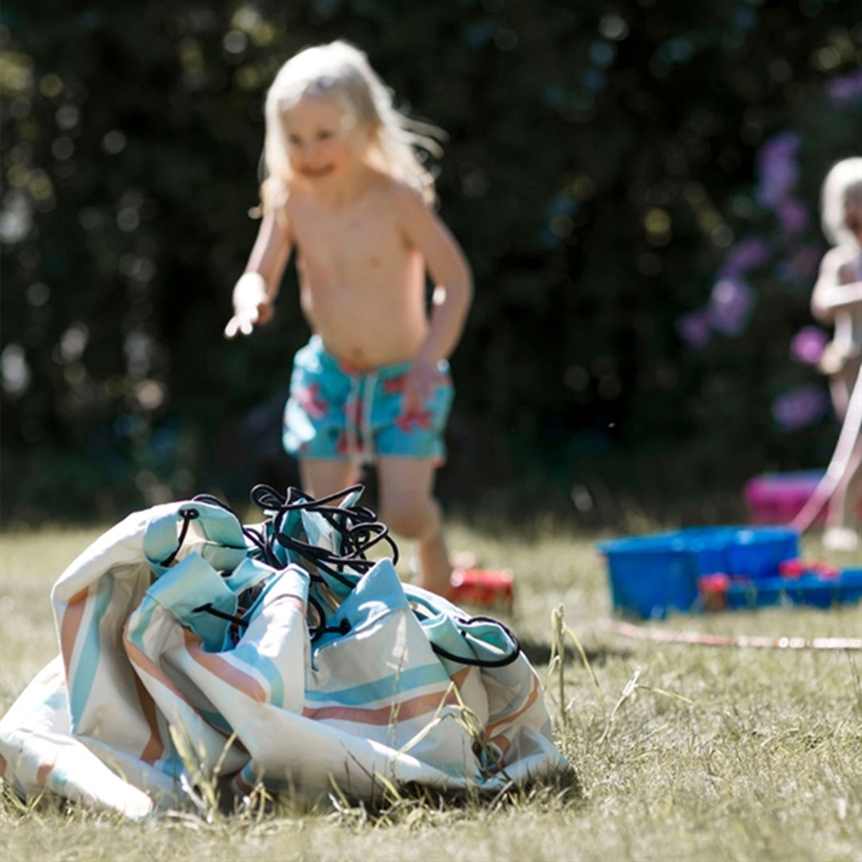 Play&Go 2-i-1 Lekmatta Outdoor Stripes