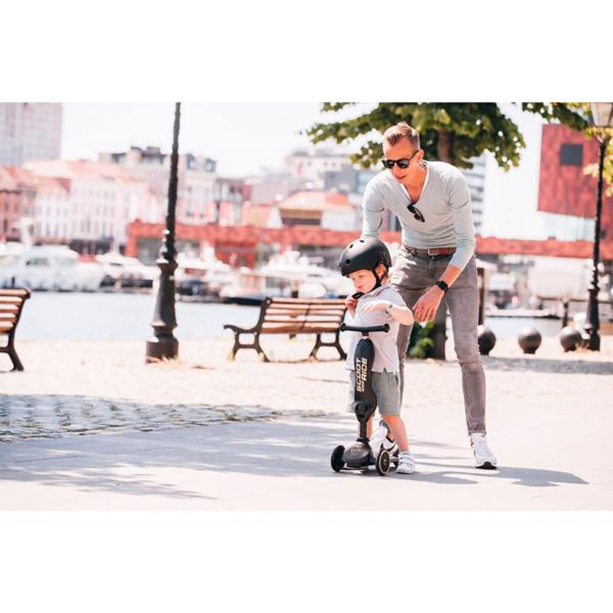 Scoot and Ride Highway Cykelhjälm Black/Gold