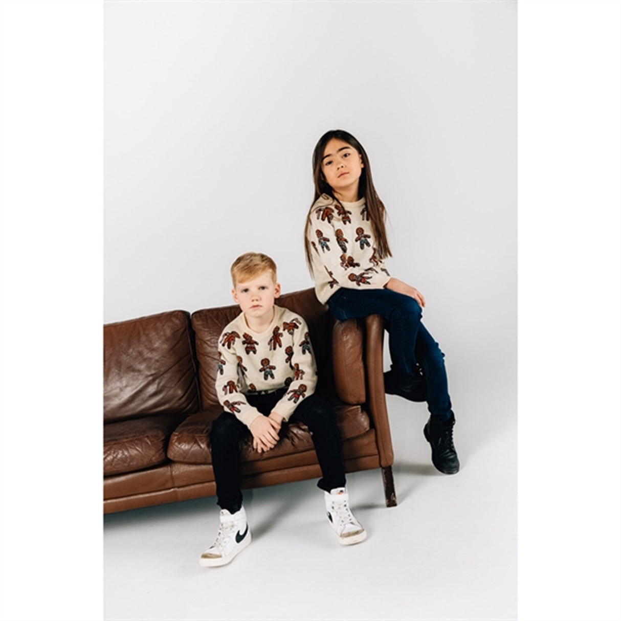 The New White Swan Ginger Aop Holiday Jacquard Striktrøje