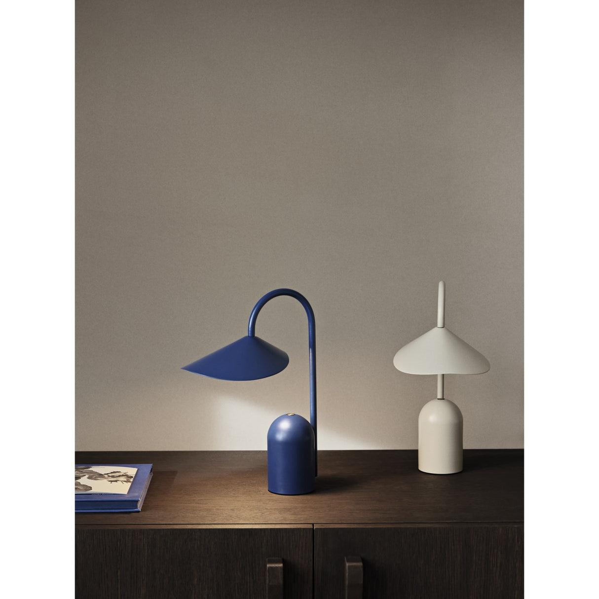 Ferm Living Cashmere Arum Portable Lampa