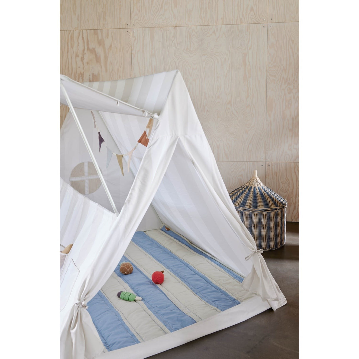 OYOY Blue/Clay Striped Quiltad Filt
