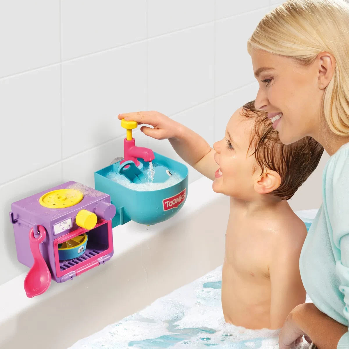 TOMY Toomies Bubble & Bake Kök i badet