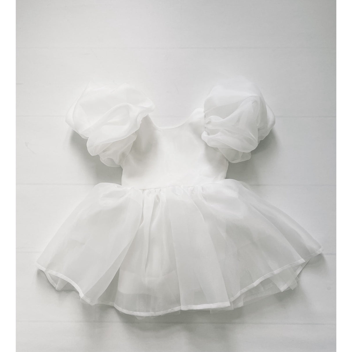 Dolly by Le Petit Tom White Dolly World V-Back Puff Sleeve Organza Tutu Klänning