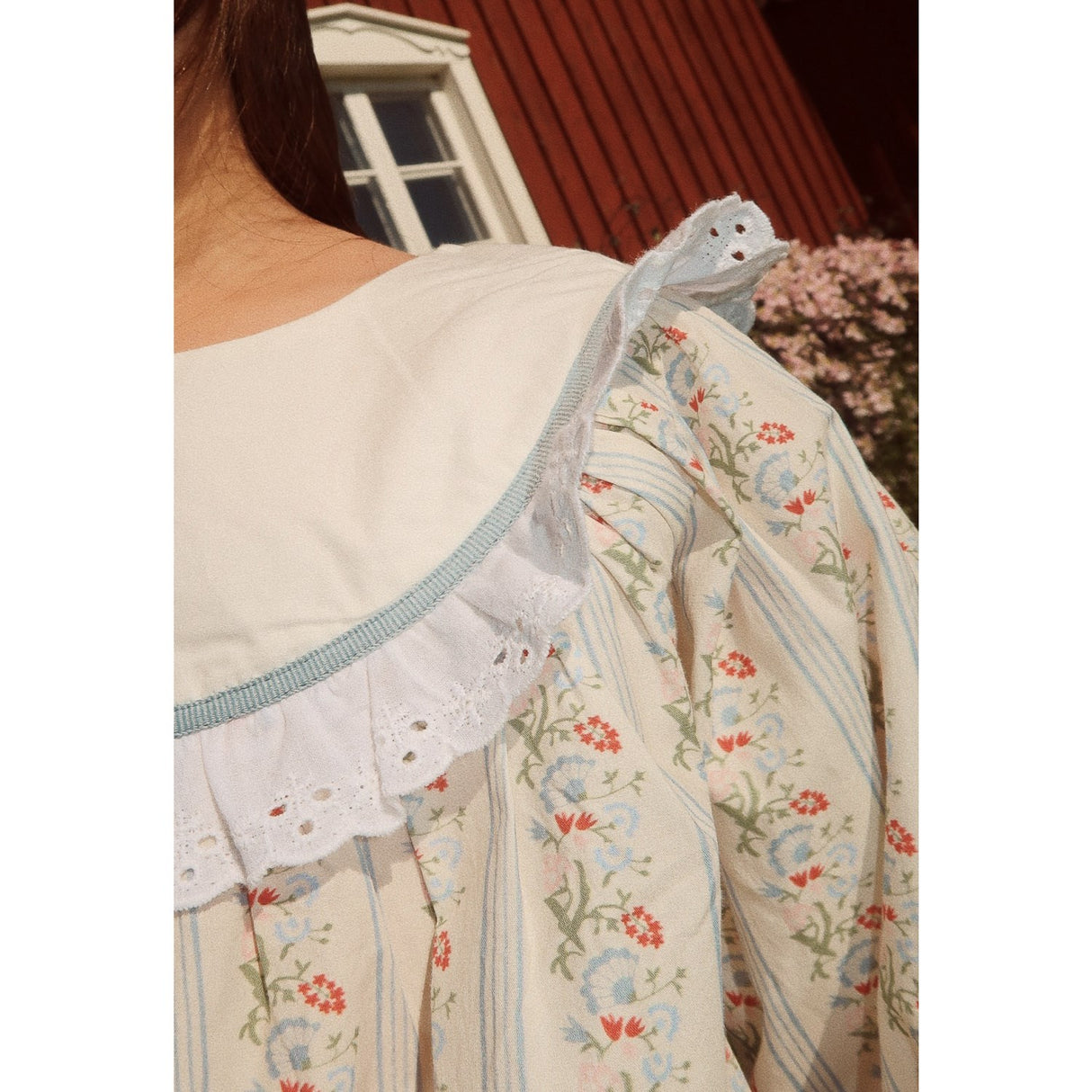 Flöss Soft white/Bright blue Abigail Klänning