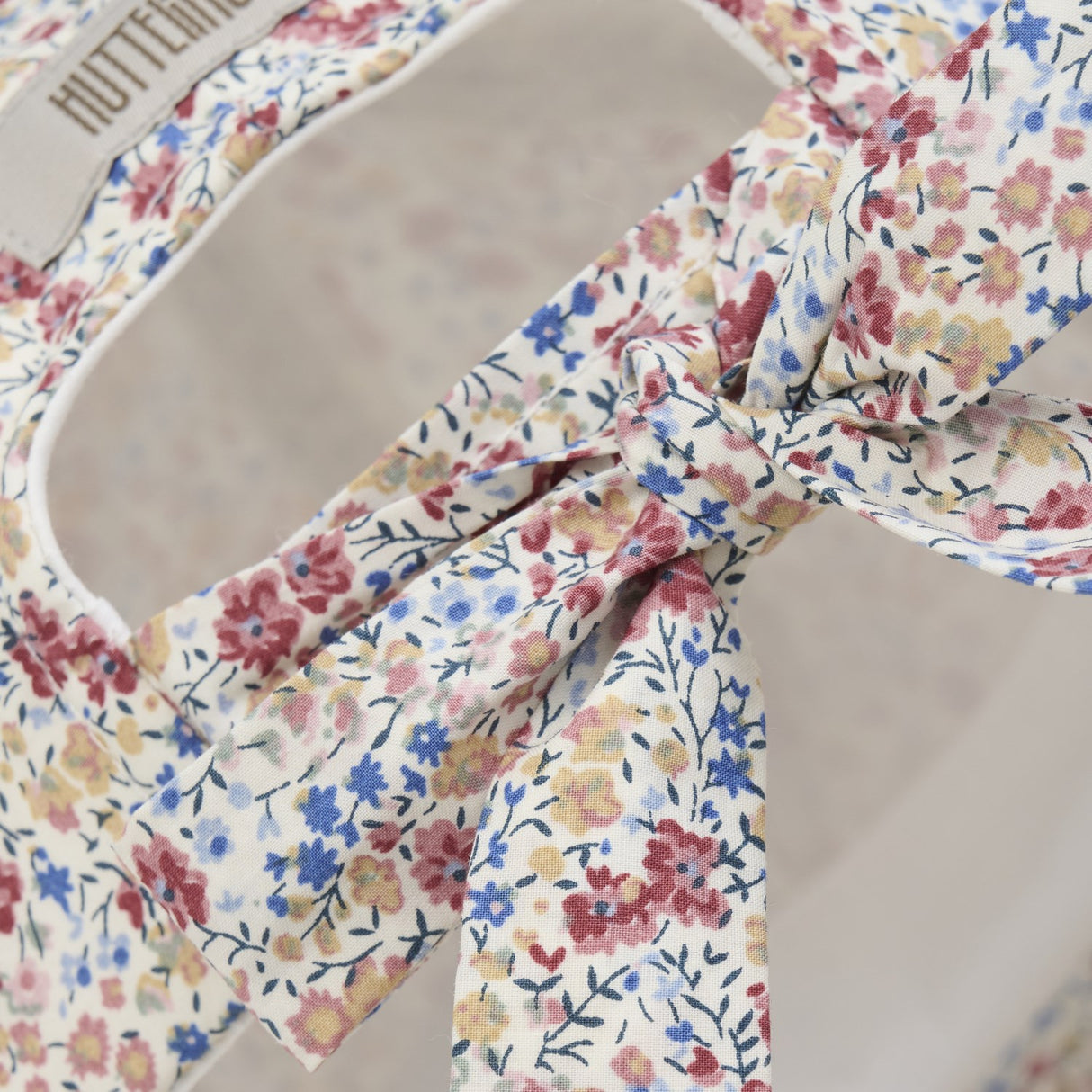 Huttelihut Sepia Rose Keps I Liberty Tyg