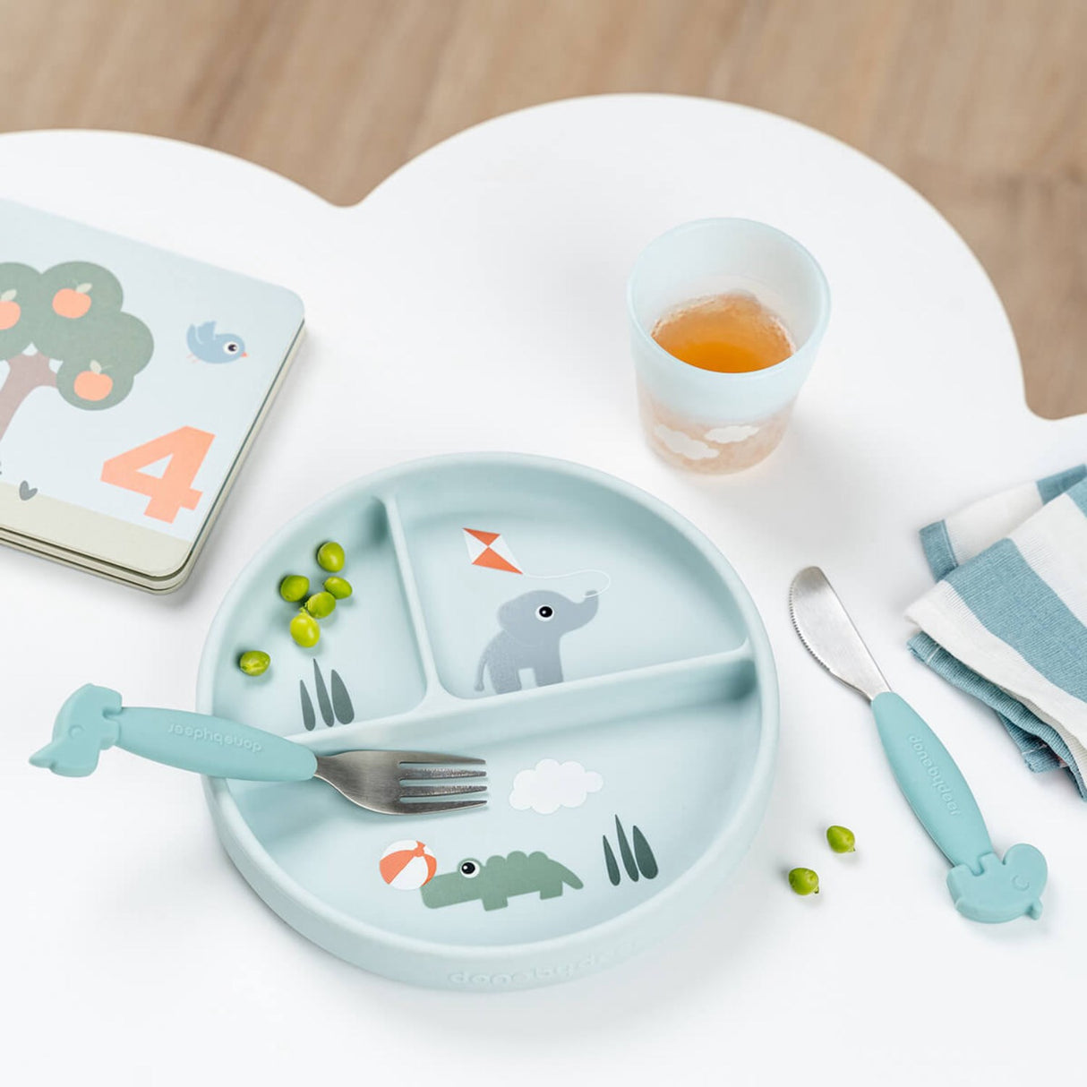 DonebyDeer Blue Stick & Stay Divided Plate Lekplats