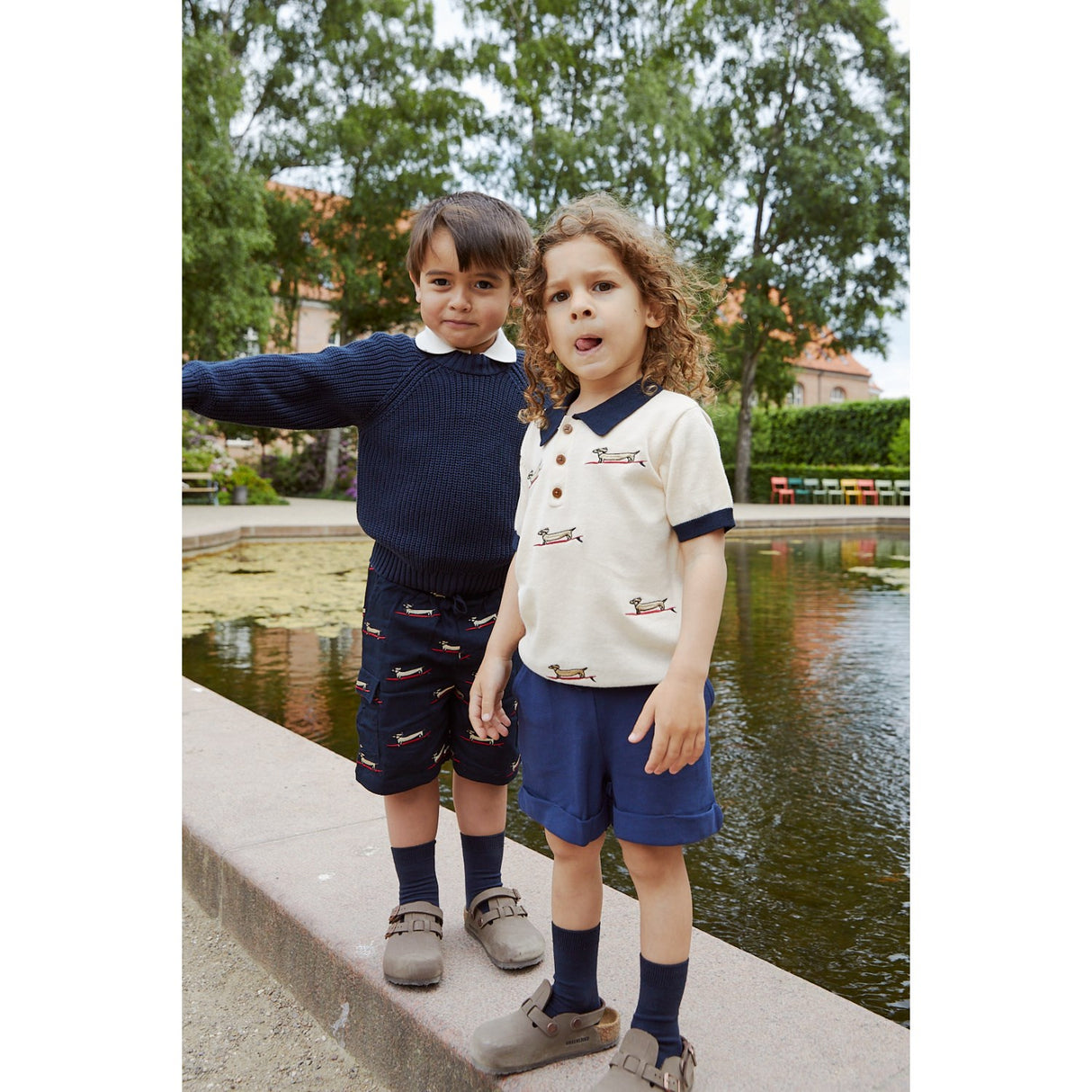 COPENHAGEN COLORS Marinblå med surfing Dog Twill Shorts