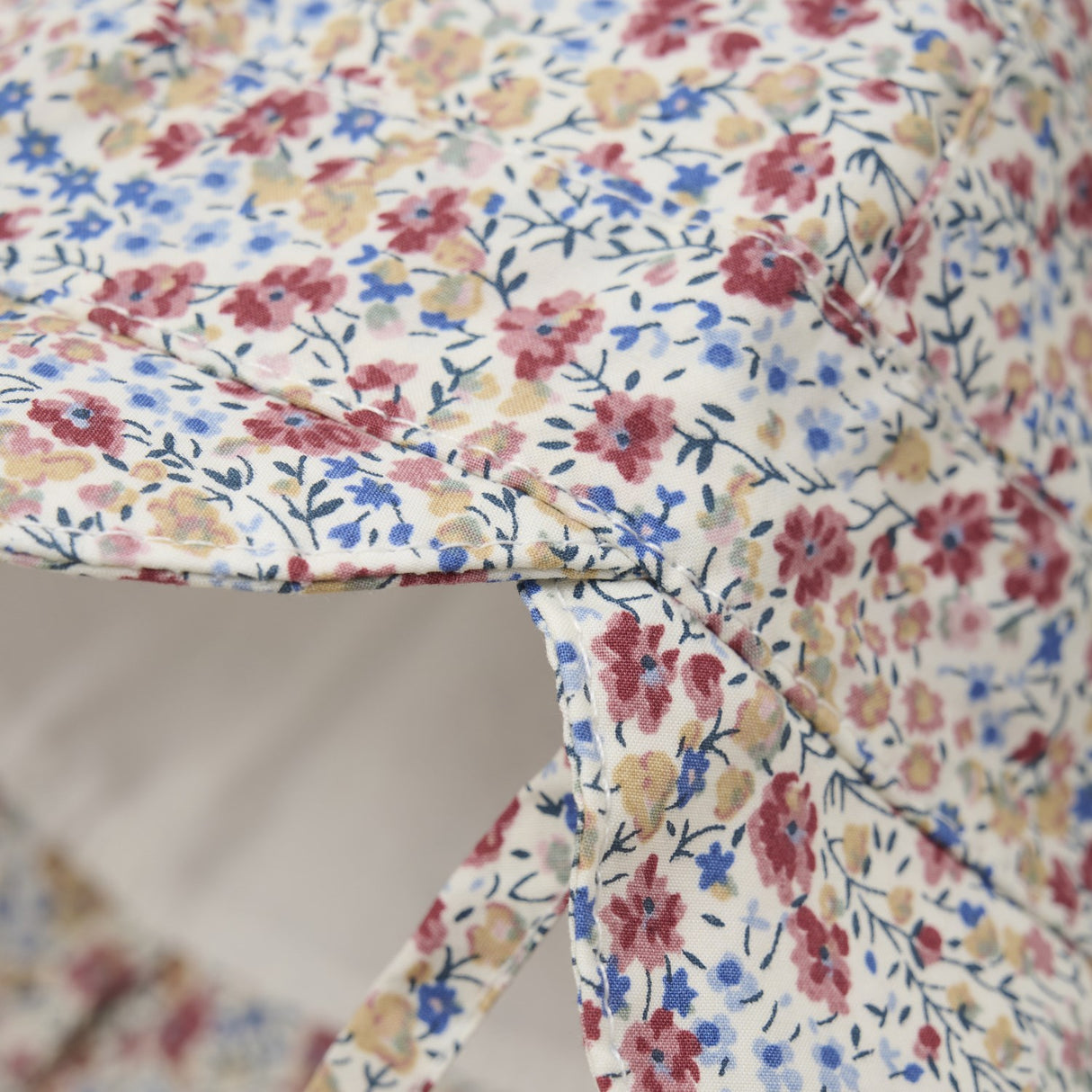 Huttelihut Sepia Rose Summer Mössa I Liberty Tyg