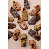 Angulus Dark Brown Flätad Lädersandal