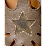 Angulus Forrest/Marshland print Lädersandal Med Stjernedetalje