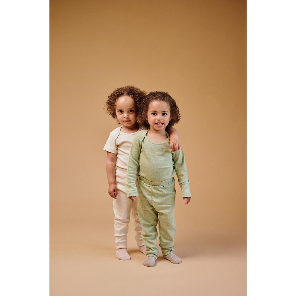 Gobabygo Feather Root Byxor Plant Dyed