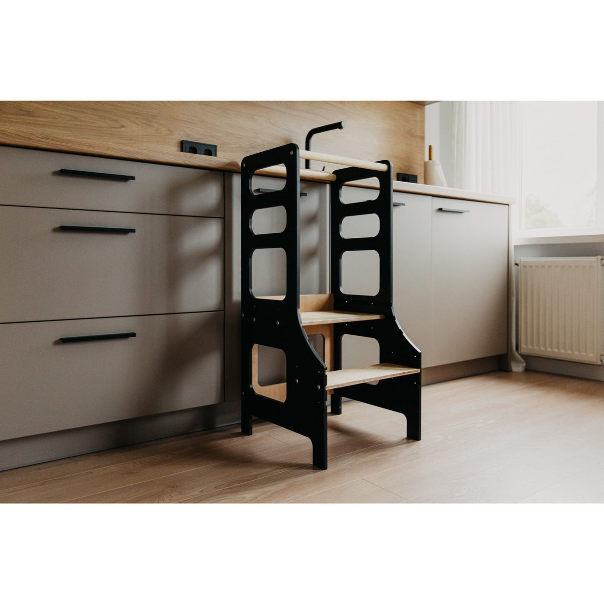 Duck Woodworks Adjustable Kitchen Tower Black