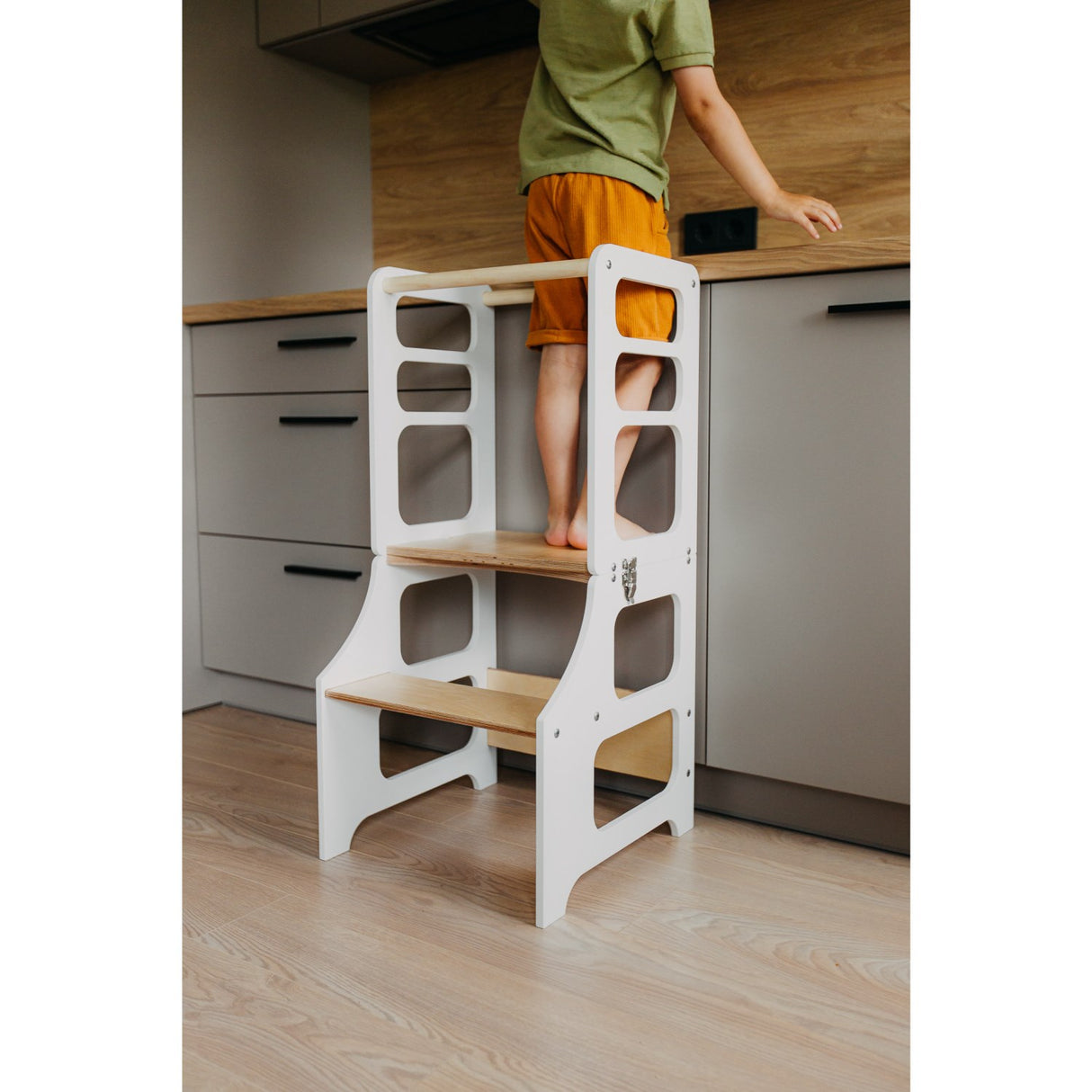 Duck Woodworks Foldable Kitchen Tower White