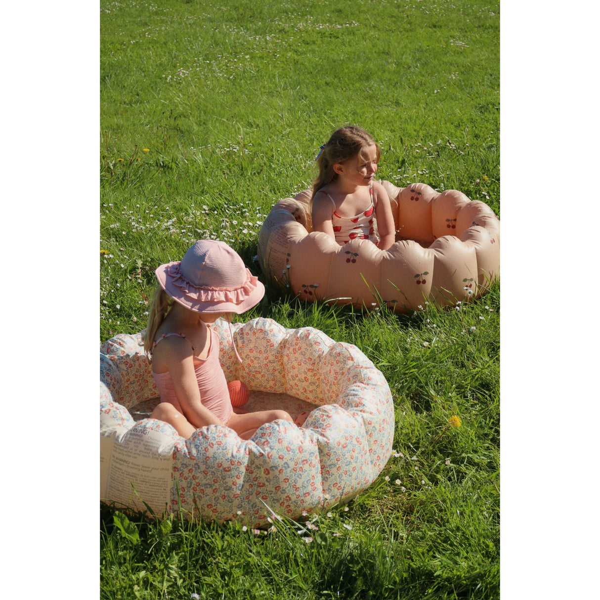 Konges Sløjd Ma Grande Cerise Blush Small Shell Simbassäng