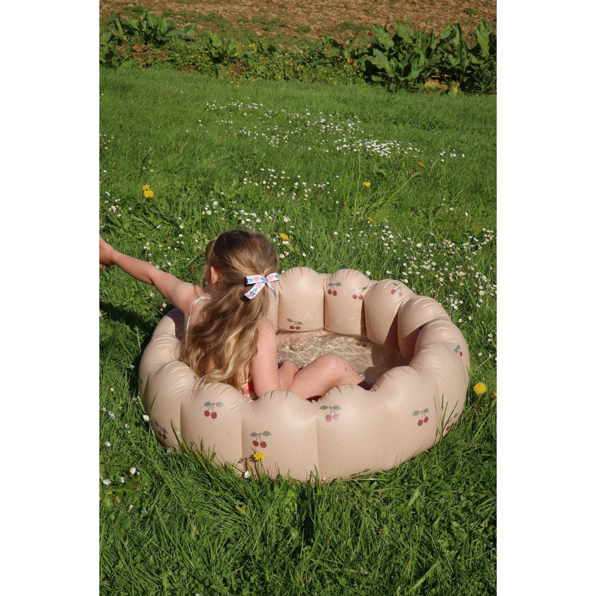 Konges Sløjd Ma Grande Cerise Blush Small Shell Simbassäng