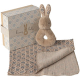 Maileg Rabbit Skallra Set - Cream Peach