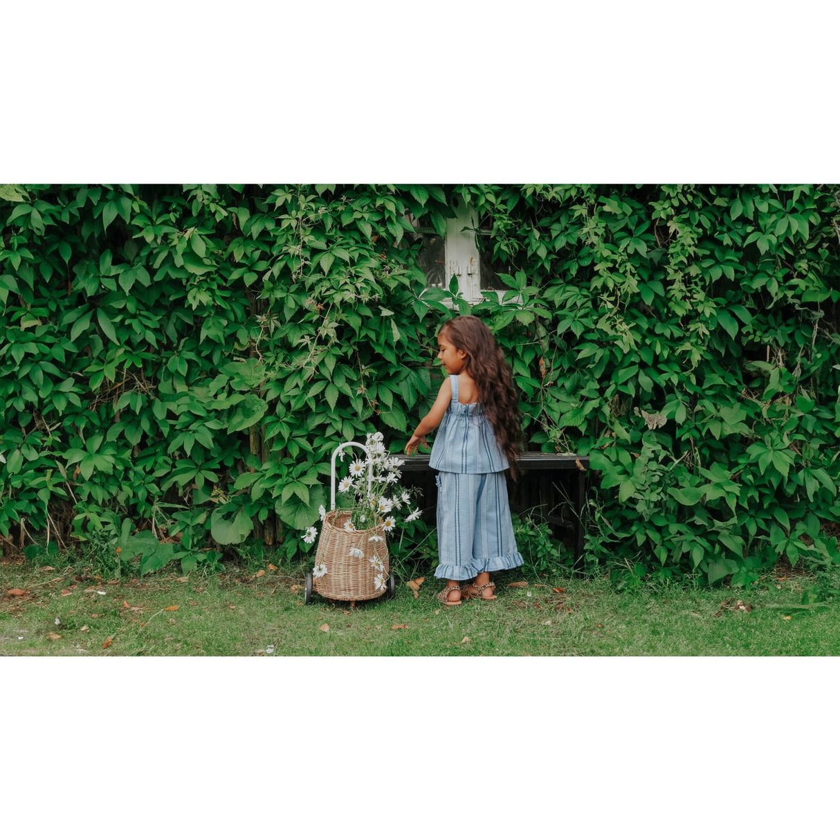 Fliink Navy Amie Ruffle Topp