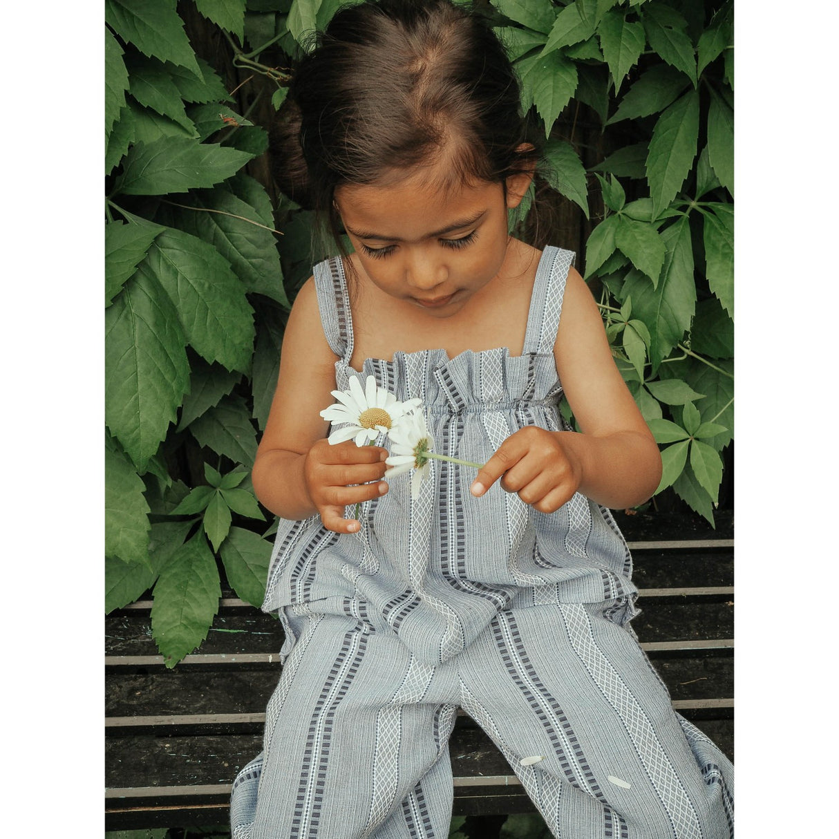 Fliink Navy Amie Ruffle Topp