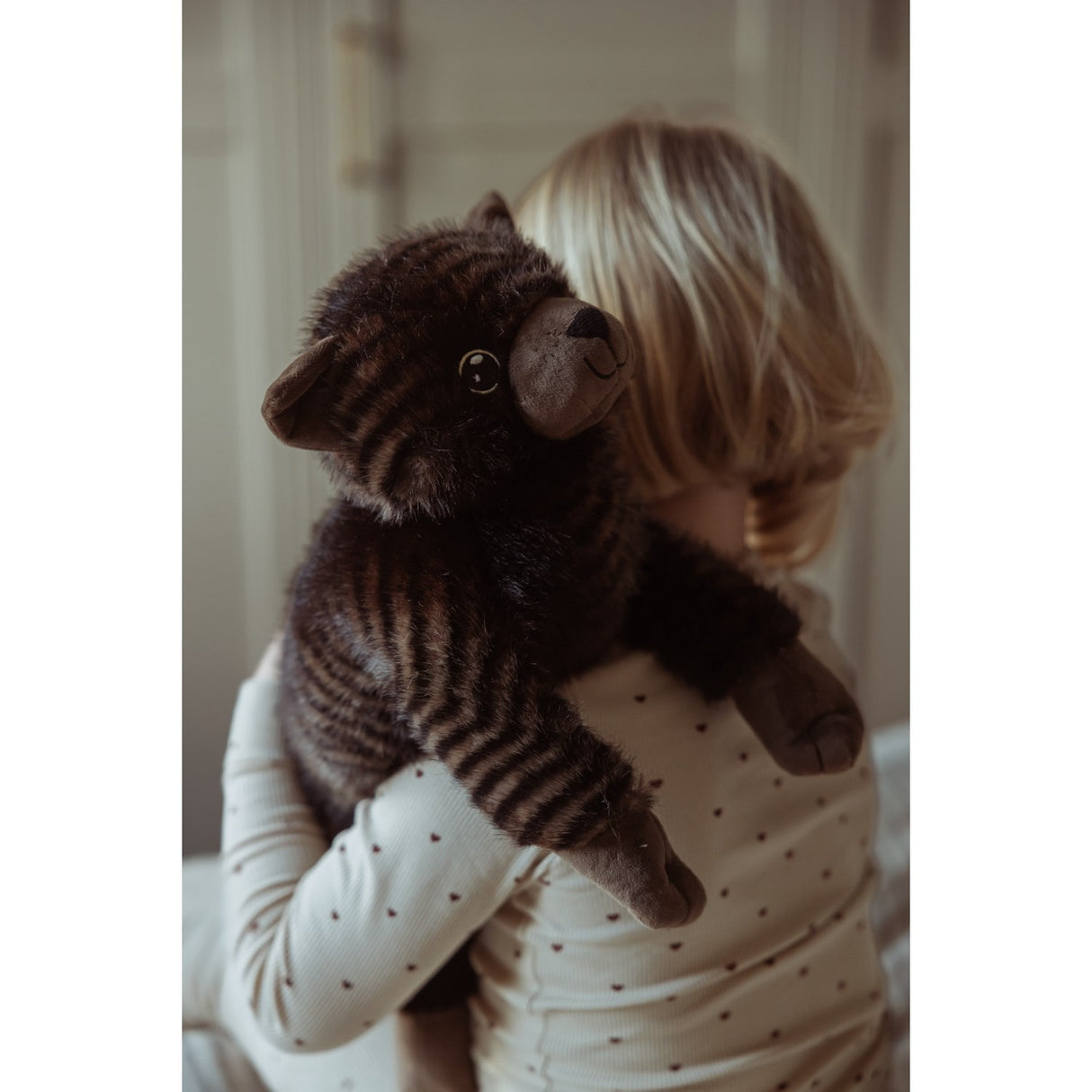 e. Astrup Gravity, katt, 1,2 kg.