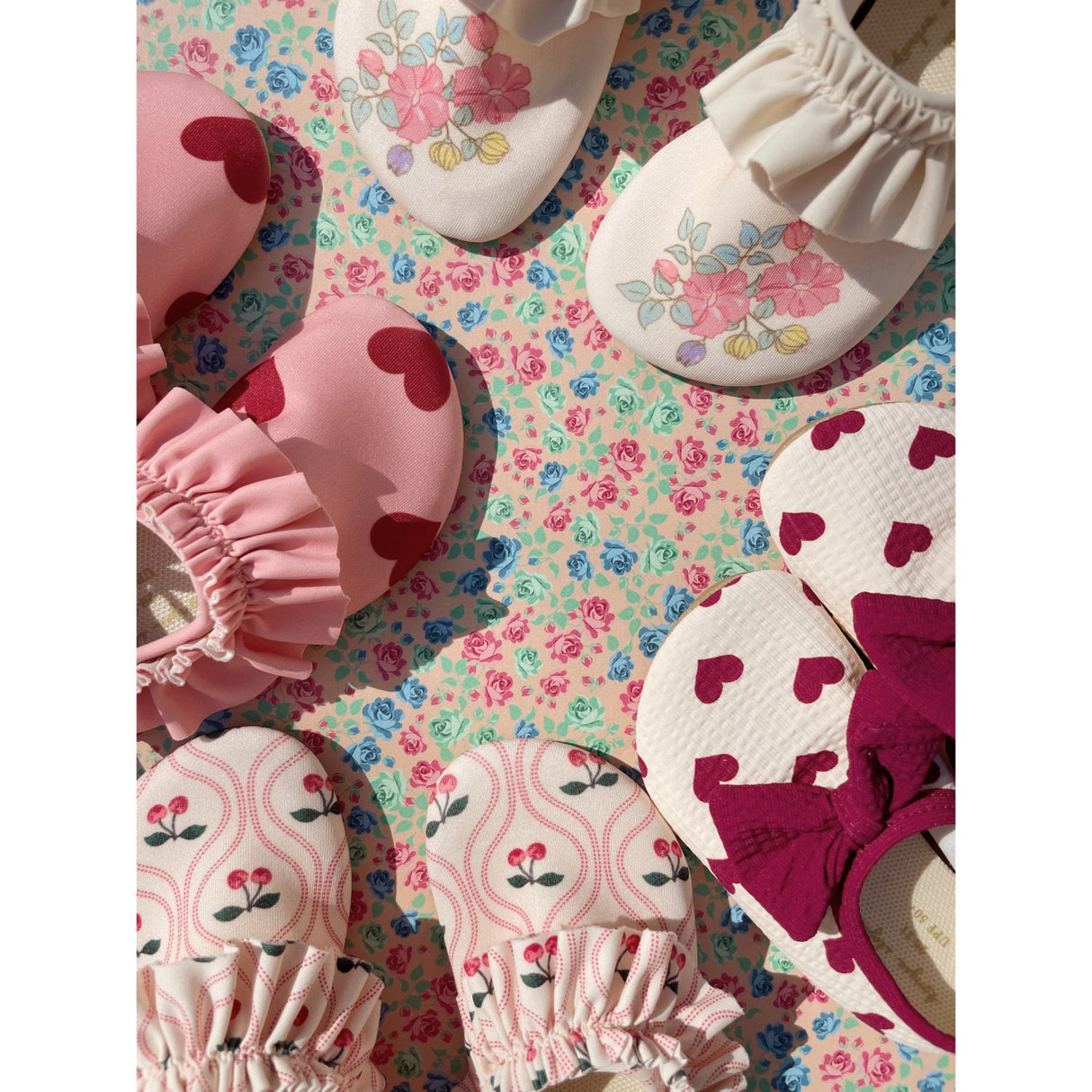 Konges Sløjd Cherry Pink Motif Merle Frill Badskor