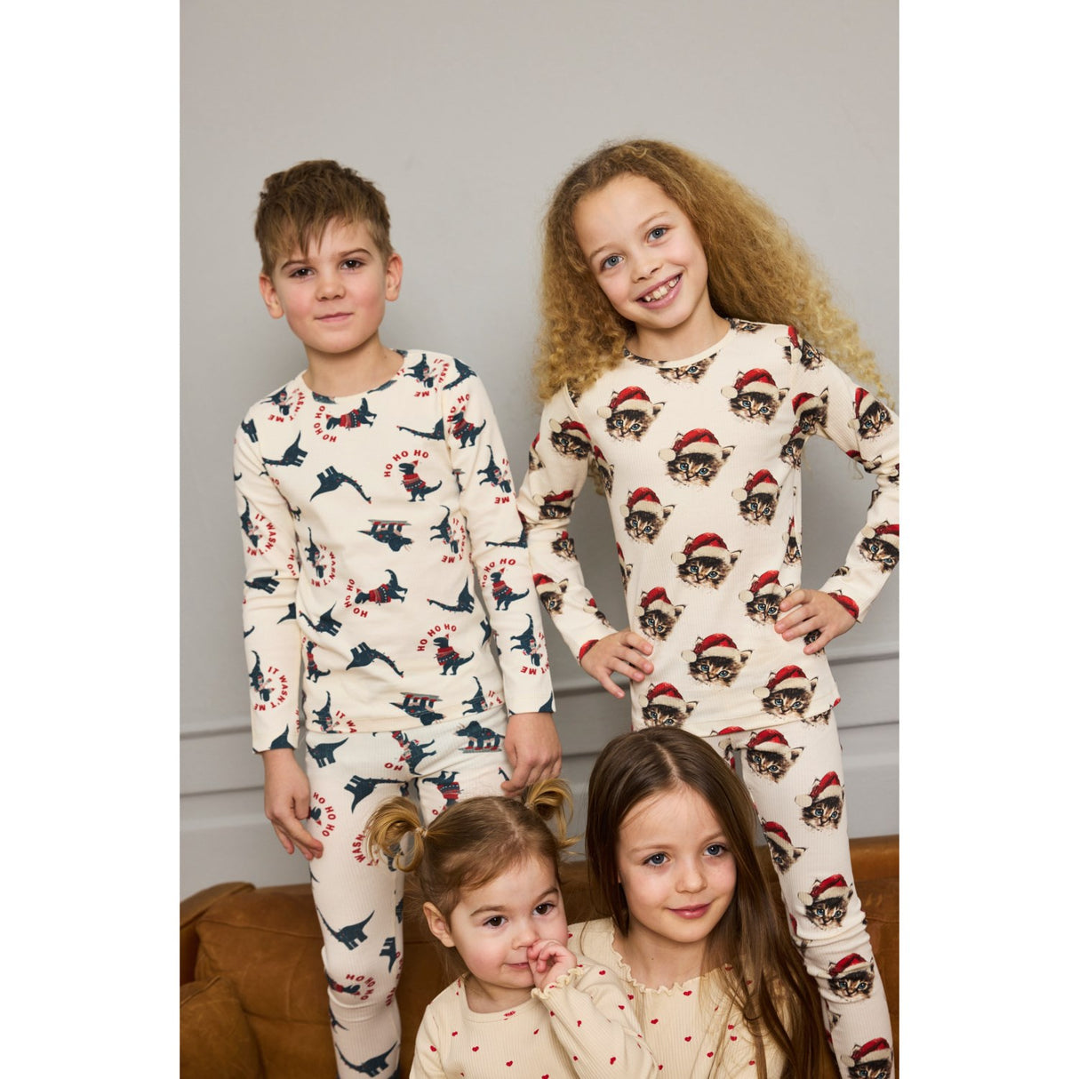 The New Gardenia Dino AOP Holiday Rib Night Sett