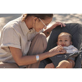 BabyBjörn Anthracite Grey Skråstol Bliss - Vævet, Blomsterbladsquilt