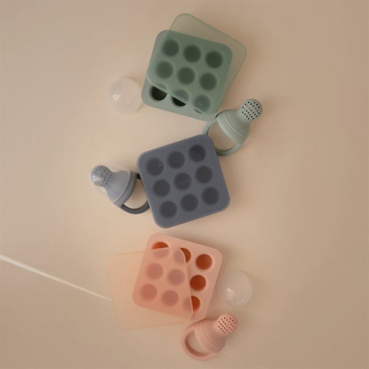 Mushie Cambridge Blue Fresh Food Feeder Freezer Tray