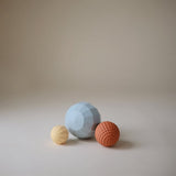 Mushie Powder Blue ​​Nesting Spheres Sensory Leksak